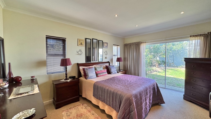 To Let 3 Bedroom Property for Rent in Fernwood Western Cape